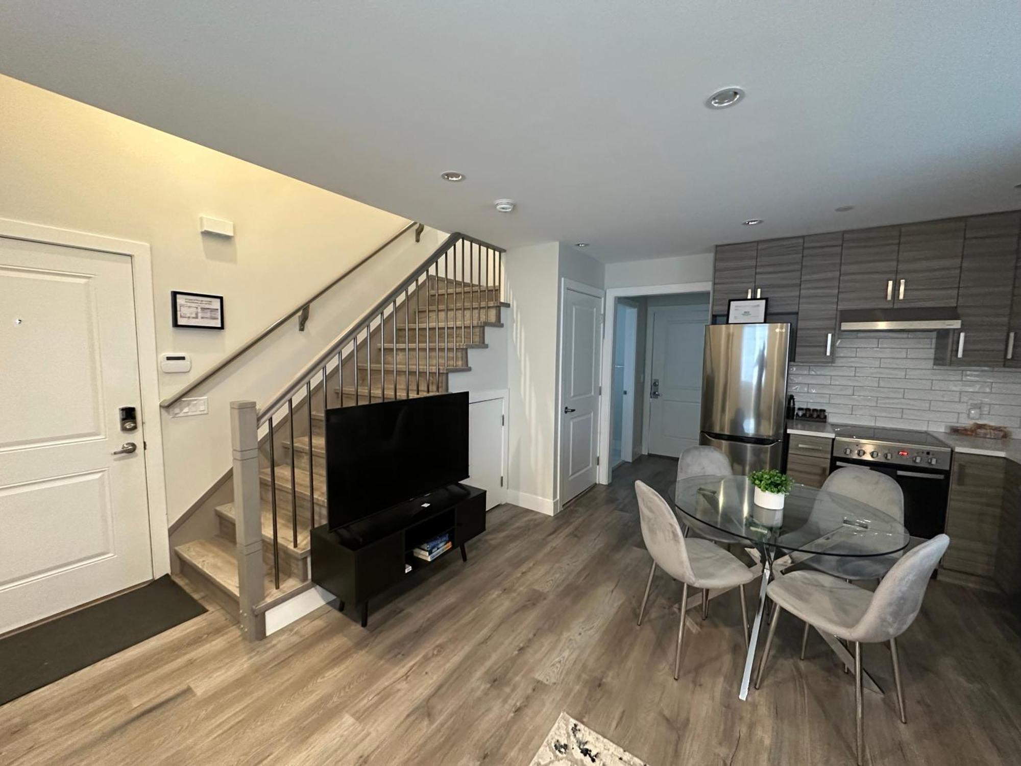 Bright And Cozy Modern Home In Vancouver - Central To Yvr-Downtown - Free Private Parking Екстер'єр фото