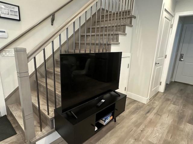 Bright And Cozy Modern Home In Vancouver - Central To Yvr-Downtown - Free Private Parking Екстер'єр фото